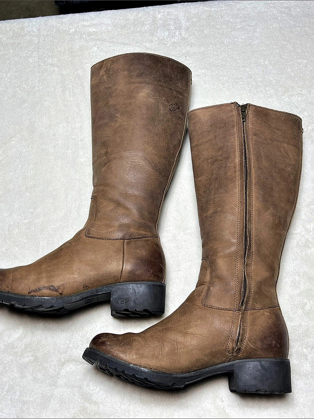 UGG S/N 1916 Tall Leather-Look Boots US 8